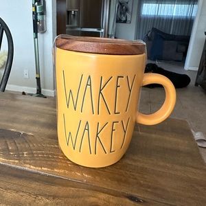 Wakey wakey Rae Dunn mug with top